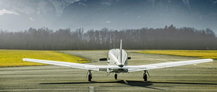 The back of a plane during take-off.